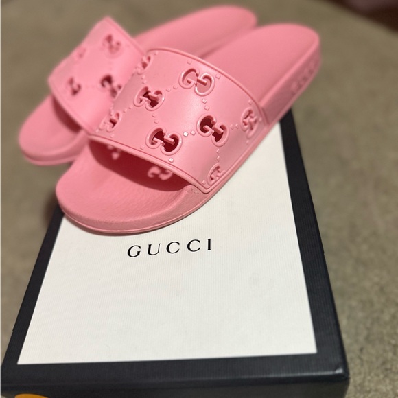 Gucci Rubber GG Slide Sandals - Picture 1 of 2